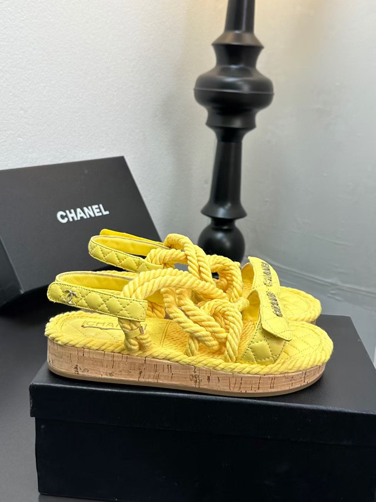 Chanel Slippers Women(AAA)-025