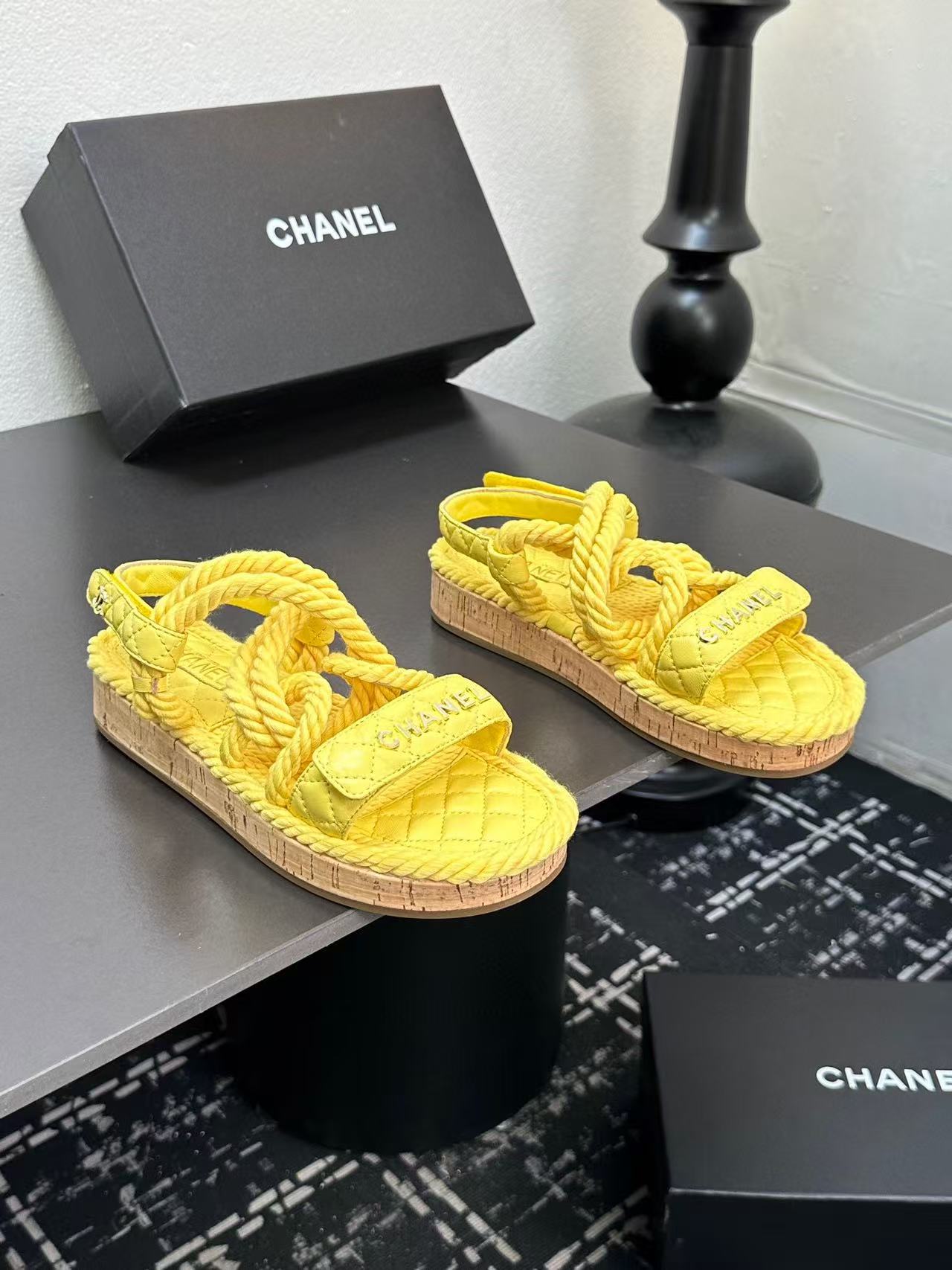 Chanel Slippers Women(AAA)-025