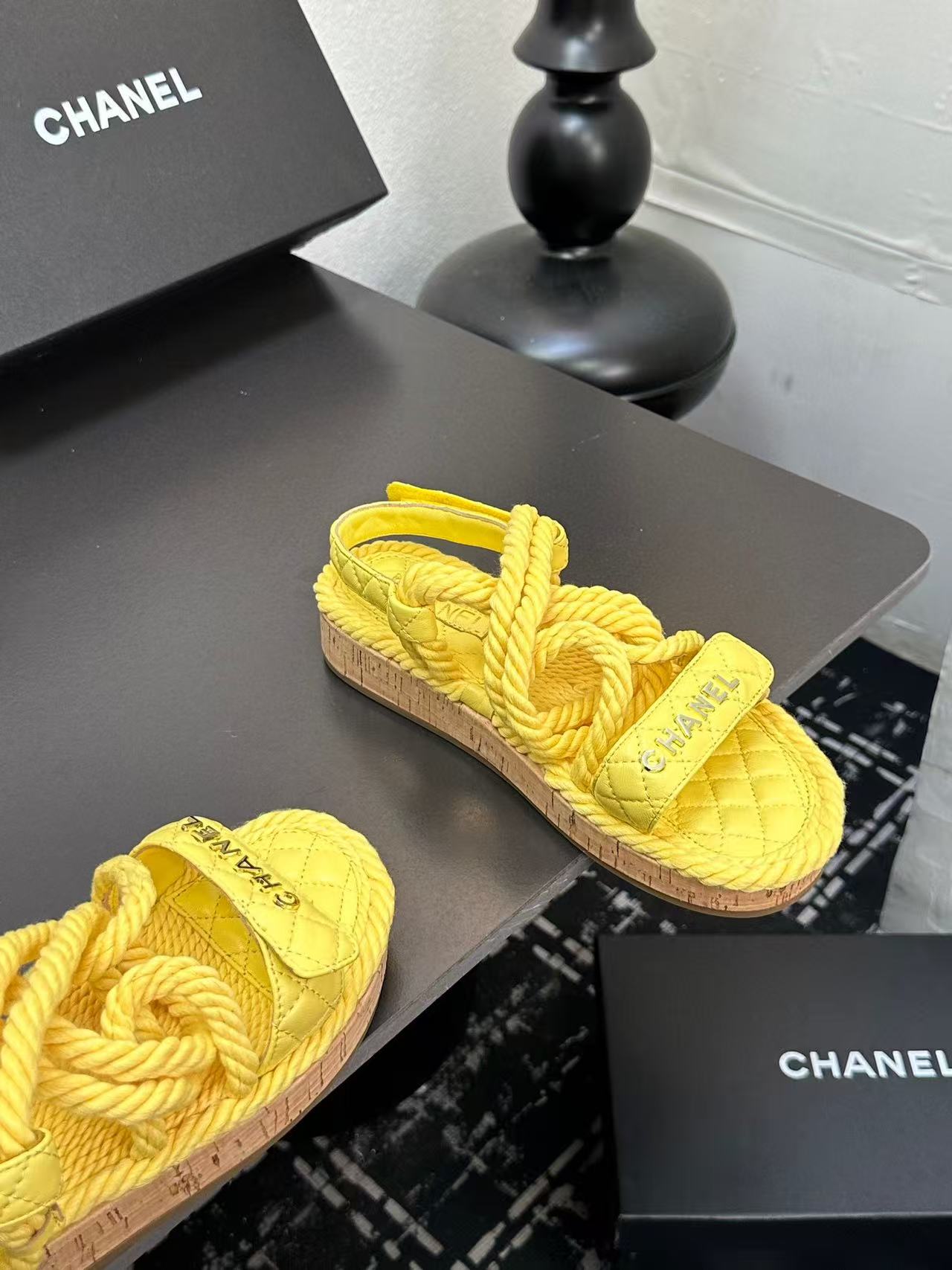 Chanel Slippers Women(AAA)-025