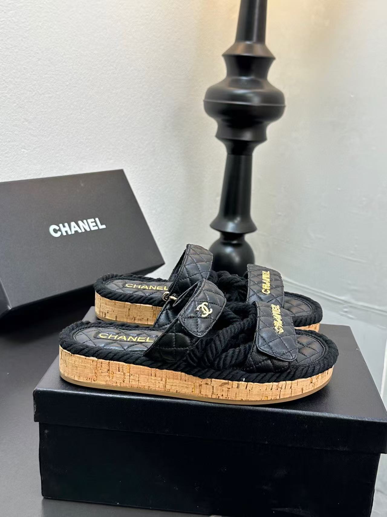 Chanel Slippers Women(AAA)-027