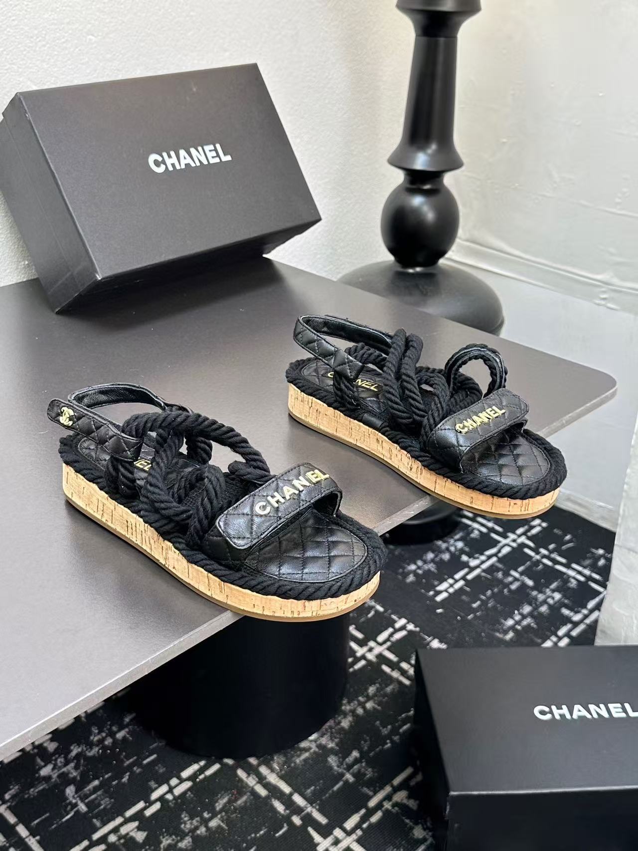 Chanel Slippers Women(AAA)-023