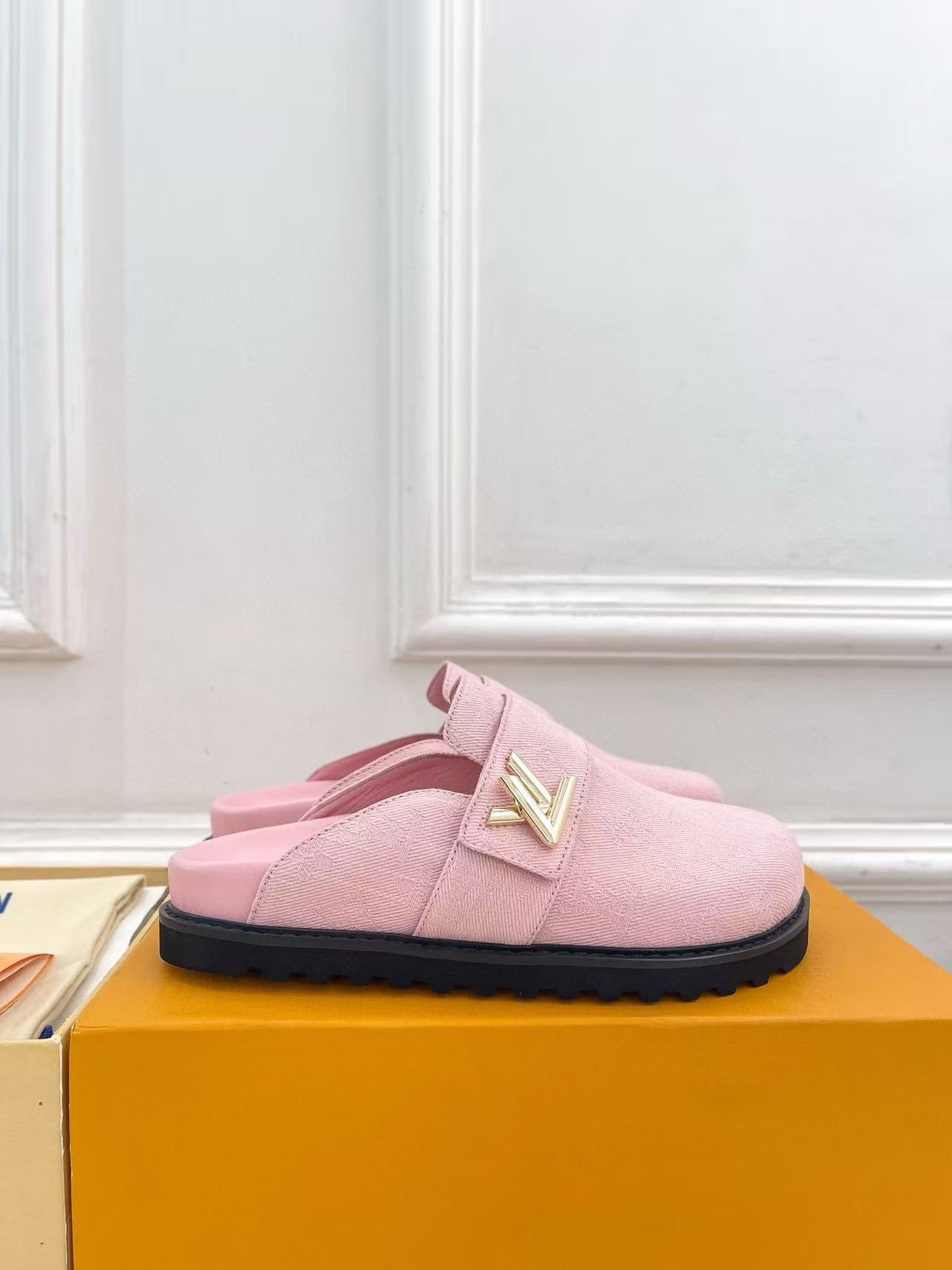 LV Slippers(AAA)-084