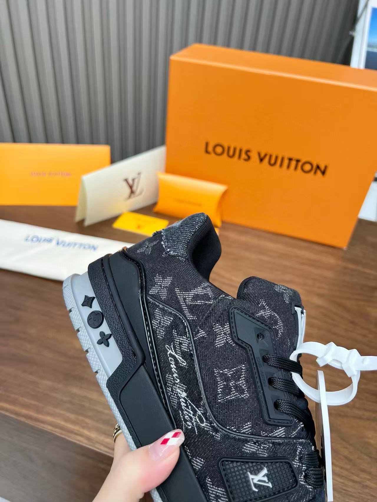 LV Shoes(AAA)-1247