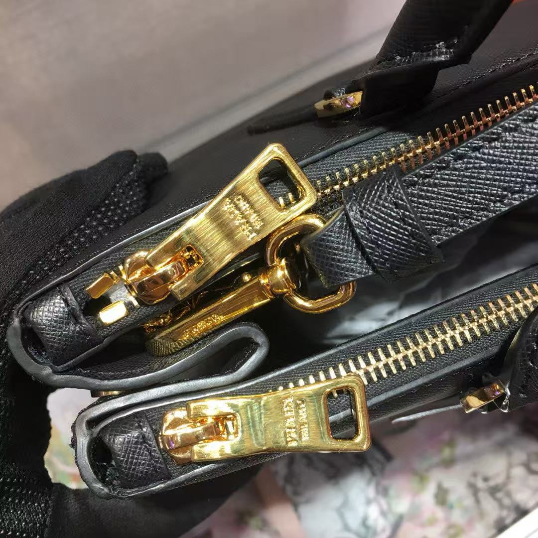 Prada Handbags AAAA(Women)-012