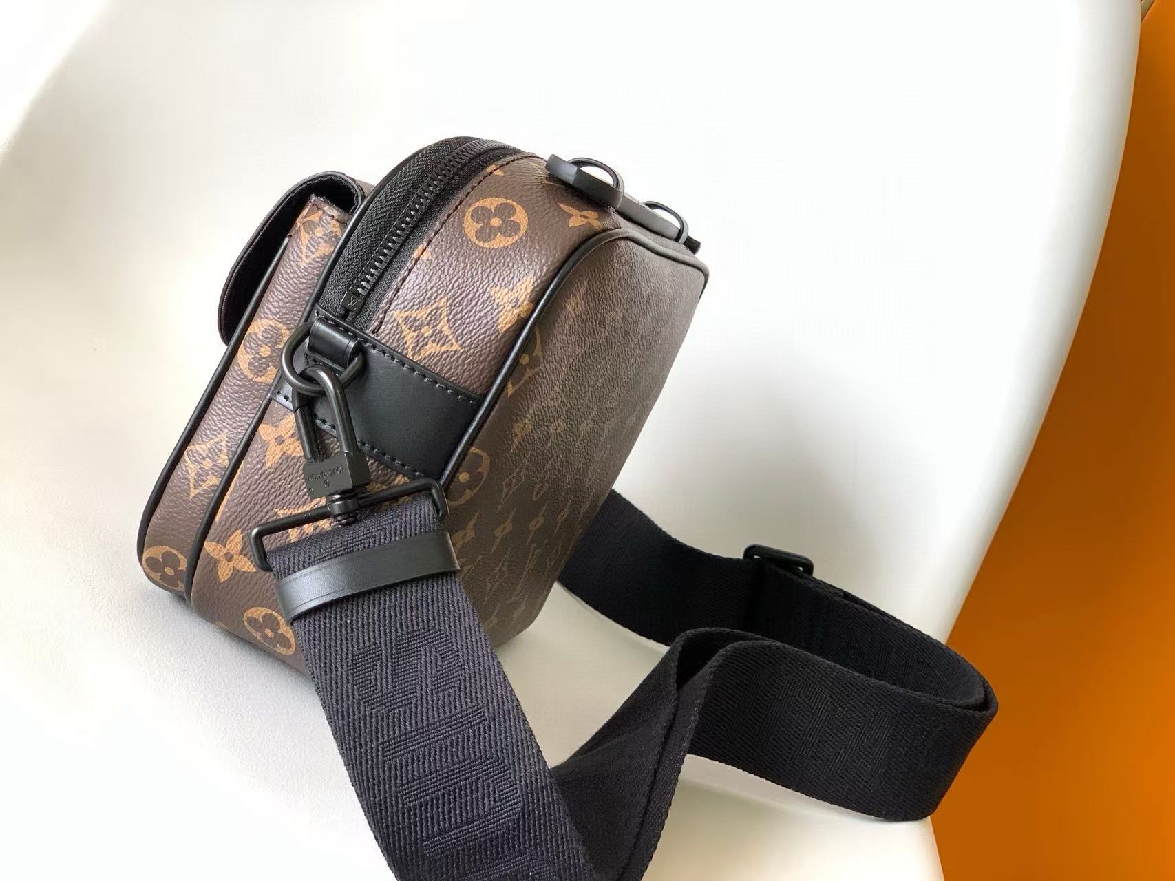 LV Handbags AAA(Men)-335