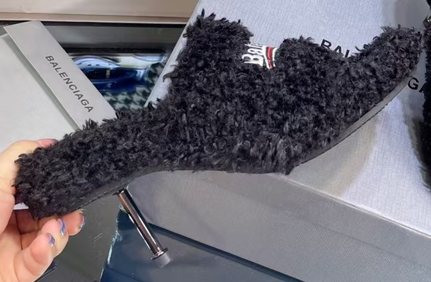 Balenciaga Slippers Women(AAA)-001