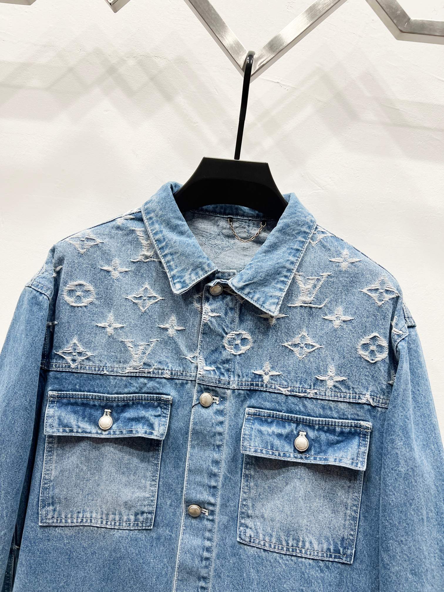 LV Jacket-045