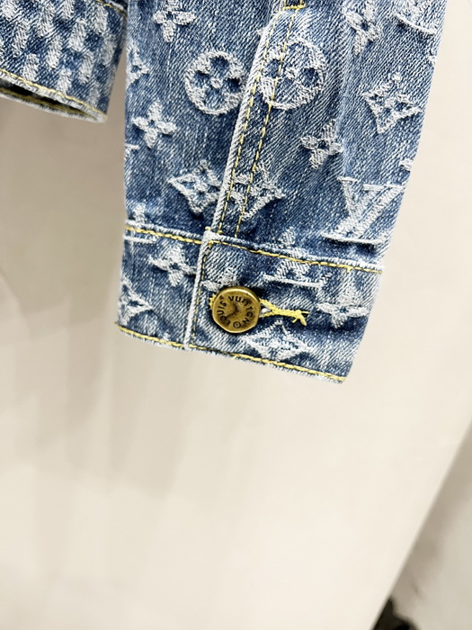 LV Jacket-065