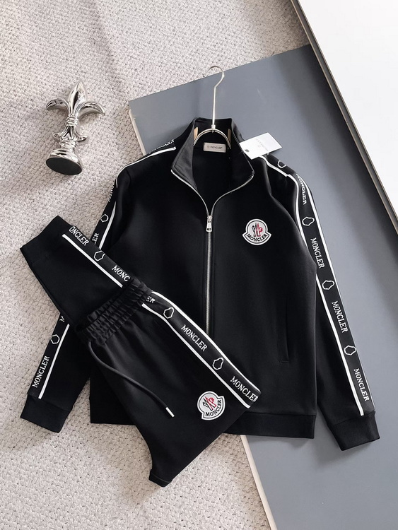 Moncler Suits-009