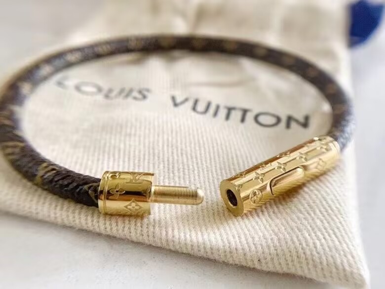 LV Bracelet-007