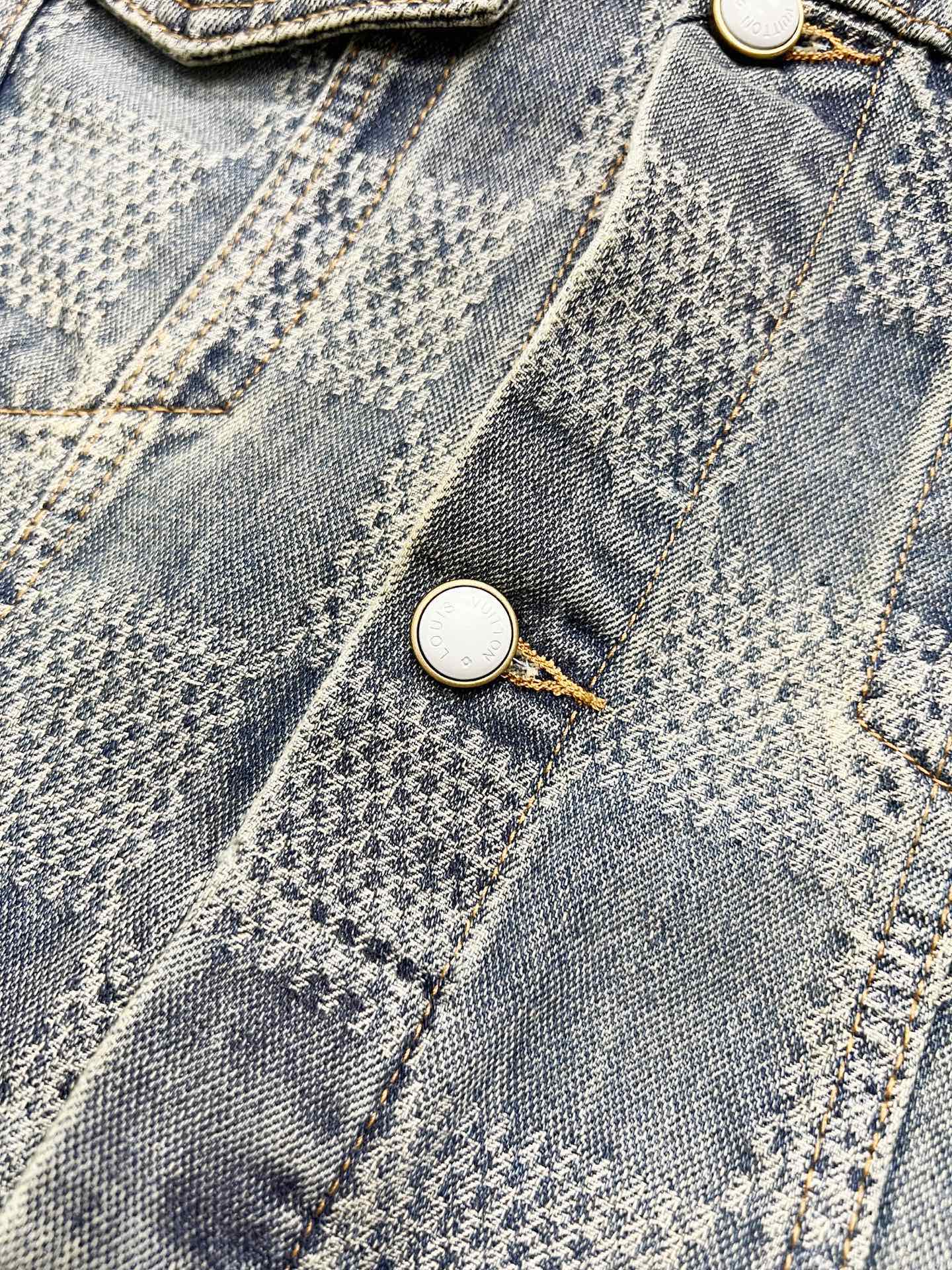LV Jacket-147