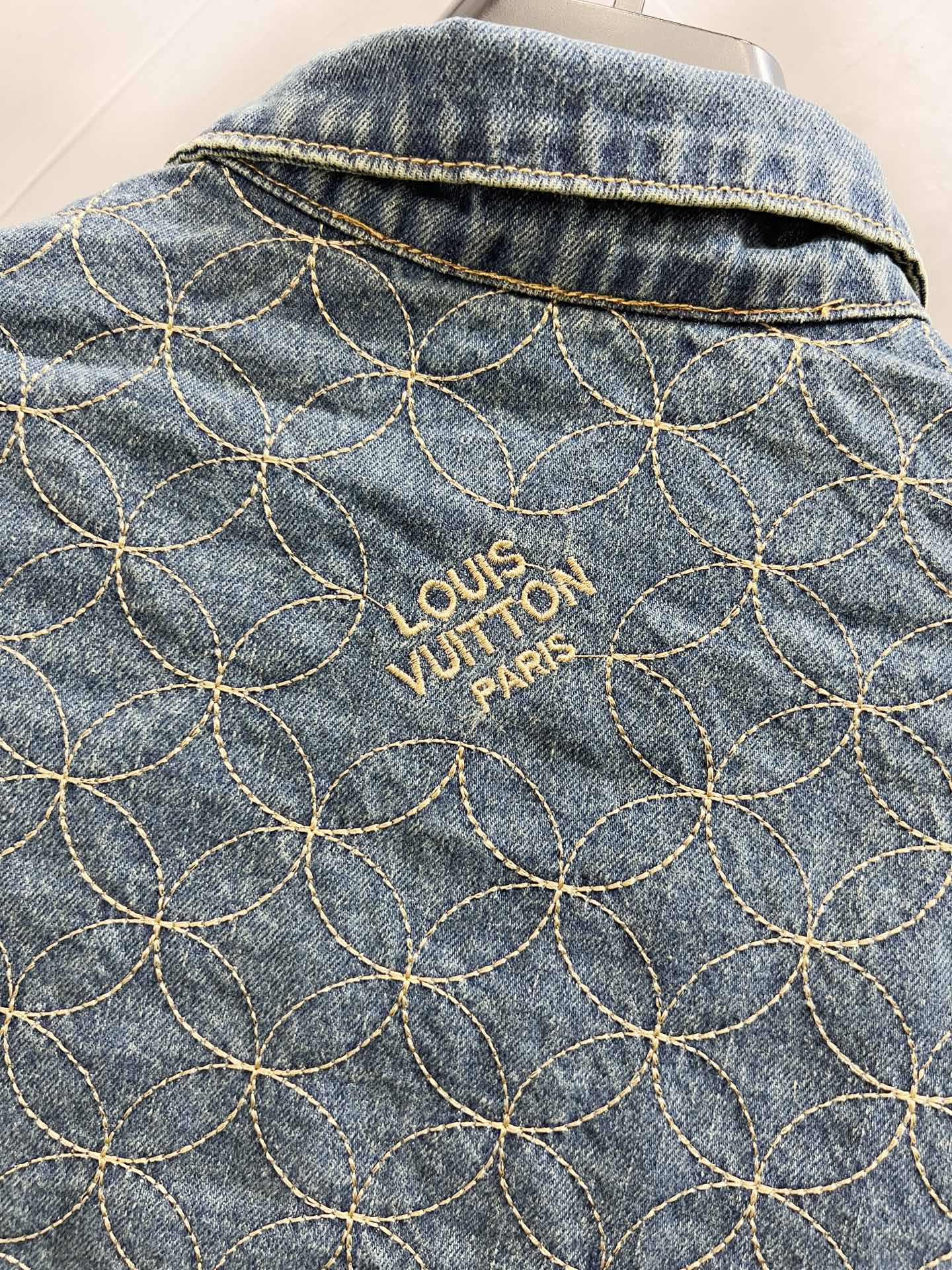 LV Jacket-160