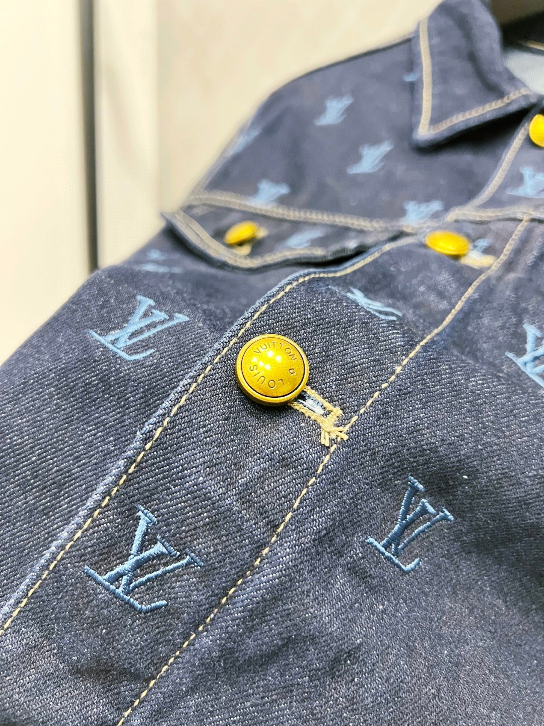 LV Jacket-162