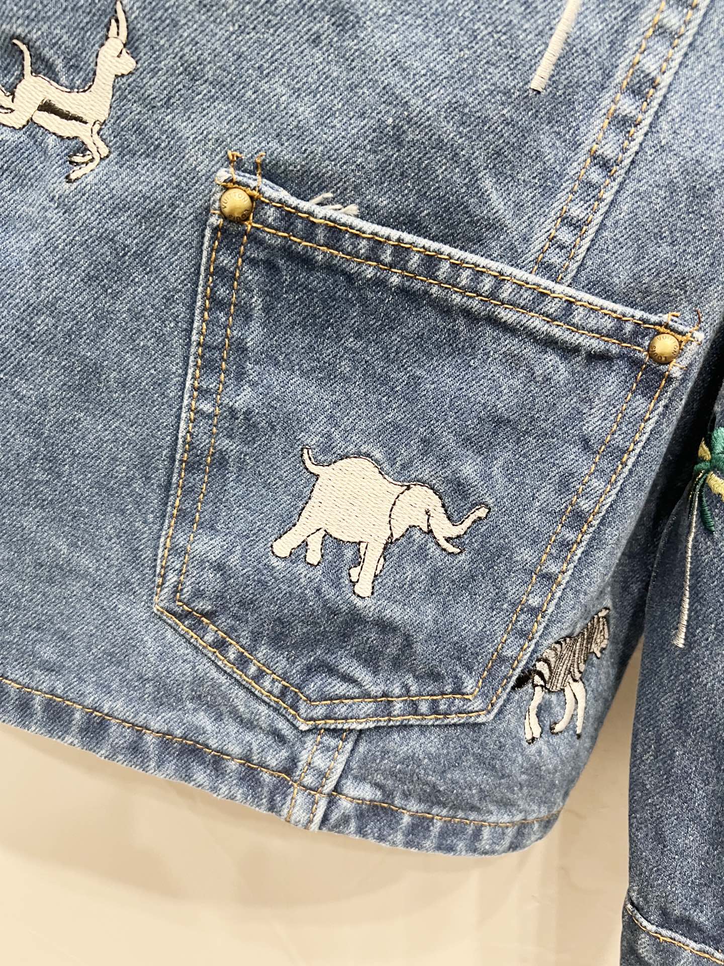 LV Jacket-164