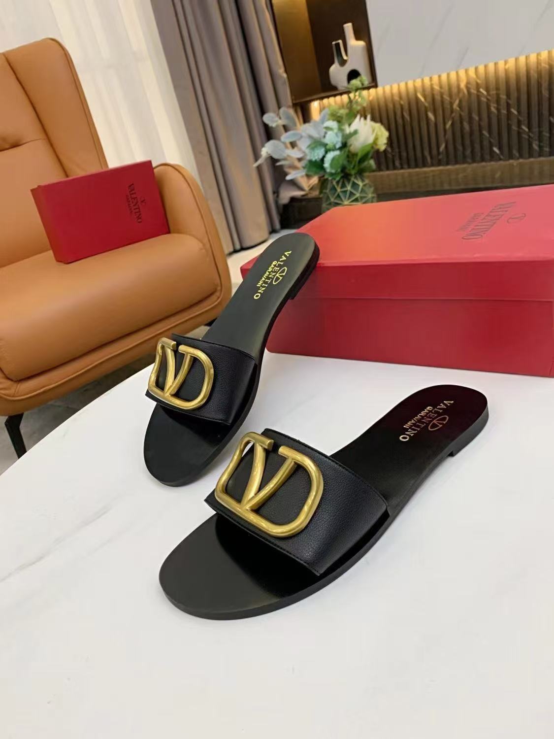 Valentino Slippers Women(AAA)-003