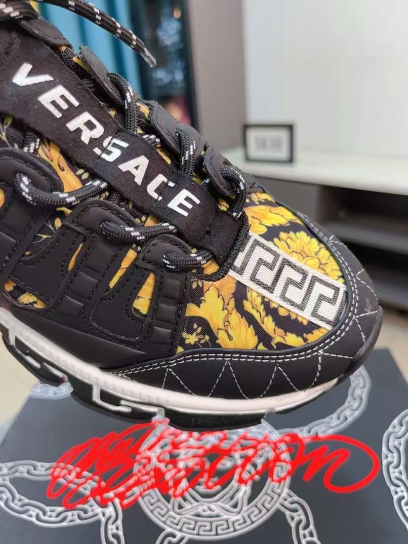 Versace Shoes(AAA)-194