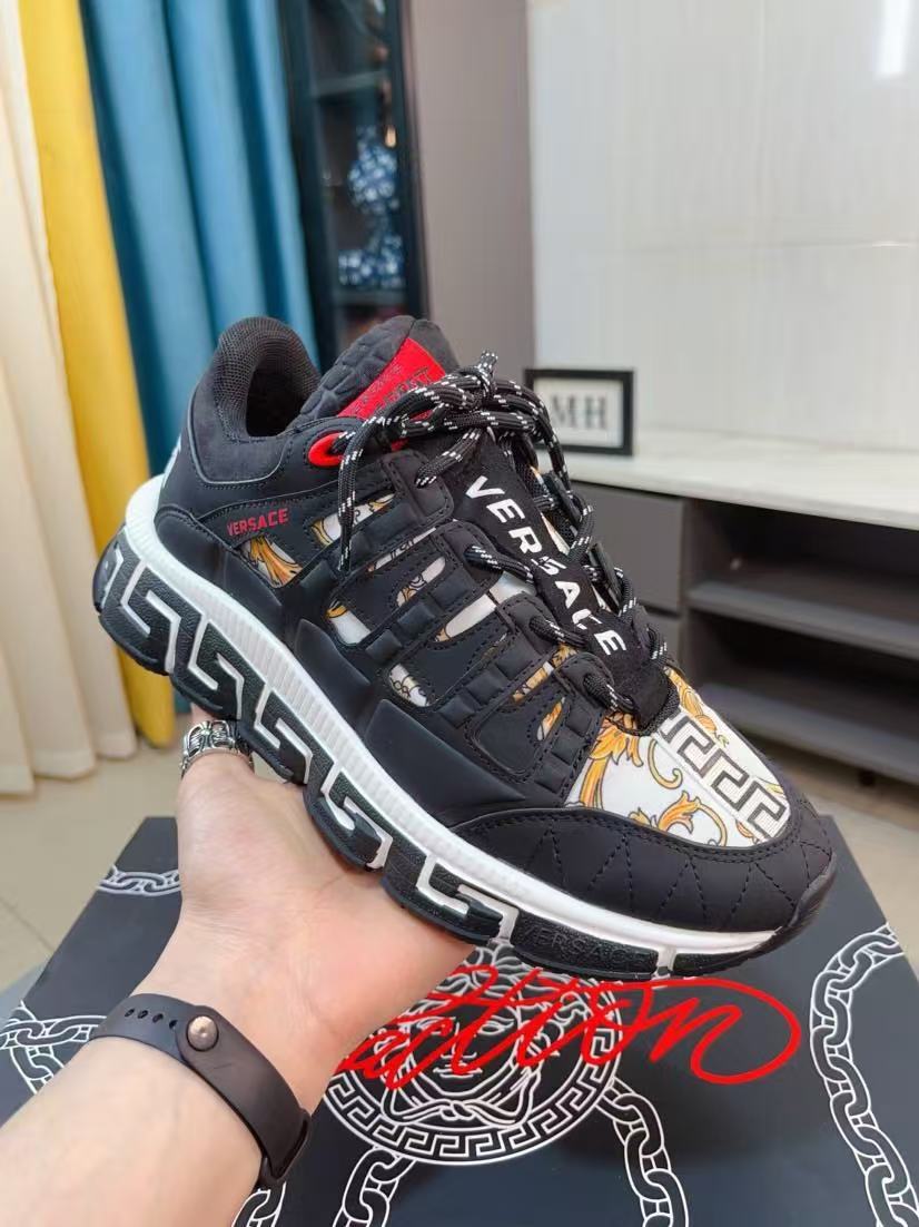 Versace Shoes(AAA)-196