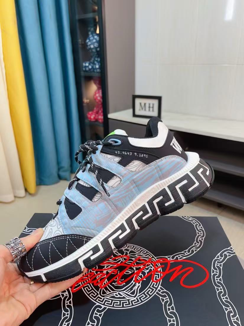 Versace Shoes(AAA)-197