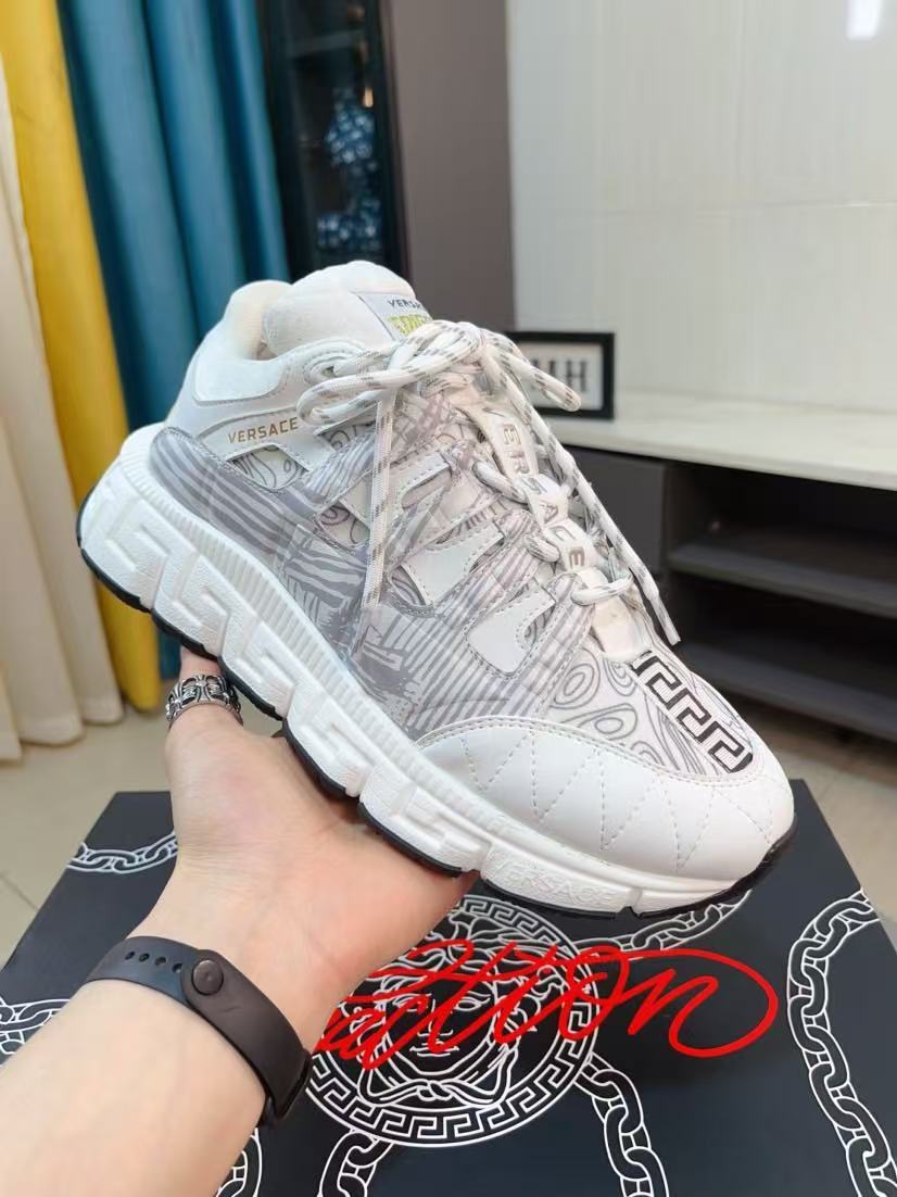 Versace Shoes(AAA)-205