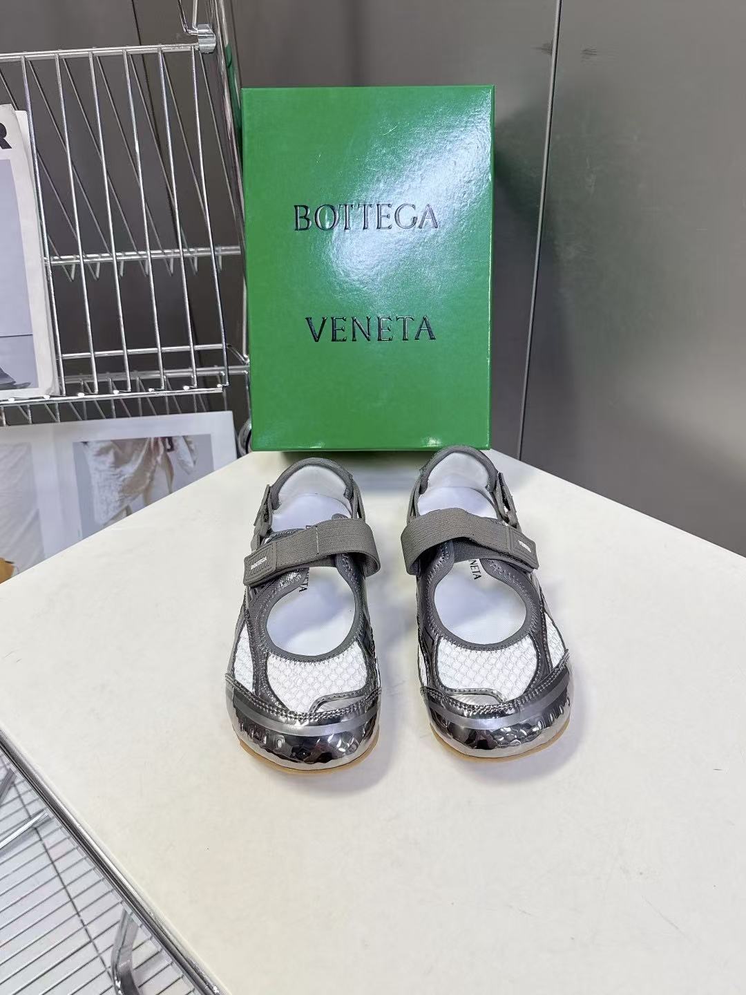 Bottega Veneta Slippers Women(AAA)-003