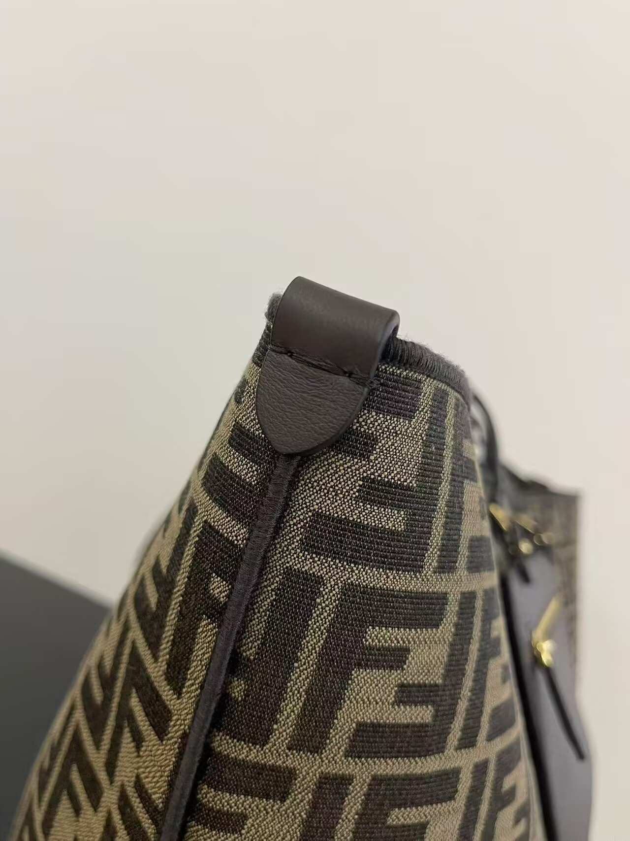 Fendi Handbags AAA(Women)-016