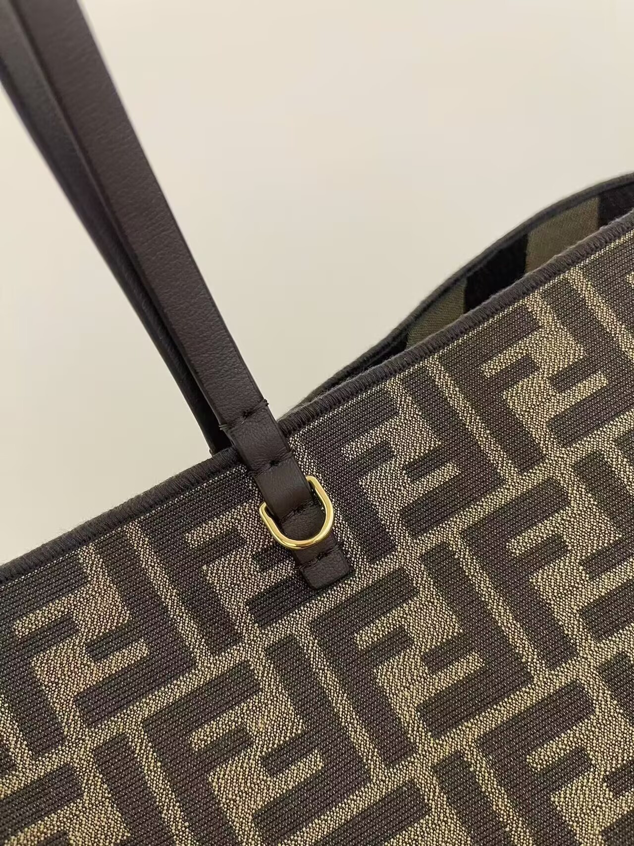 Fendi Handbags AAA(Women)-016