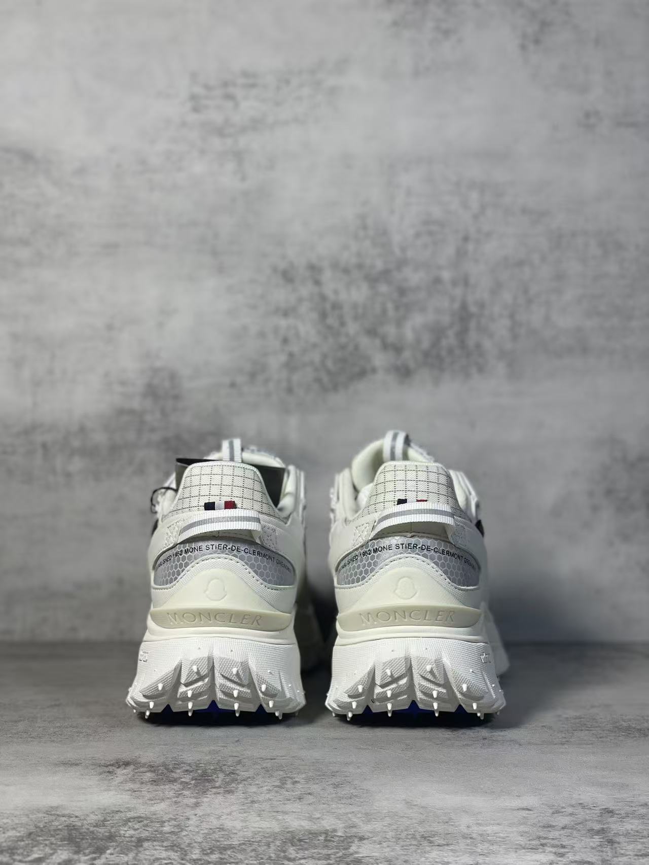 Moncler Shoes(AAA)-001