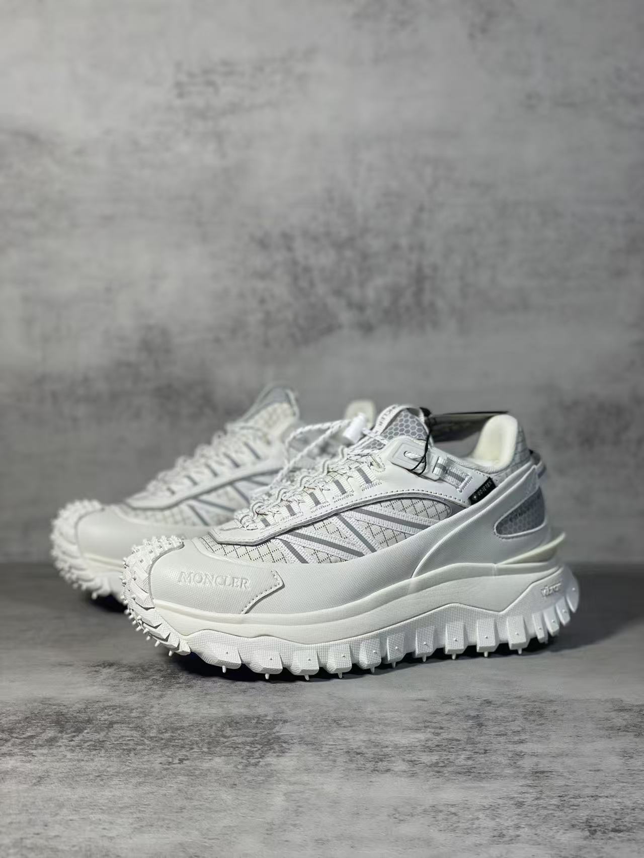 Moncler Shoes(AAA)-001
