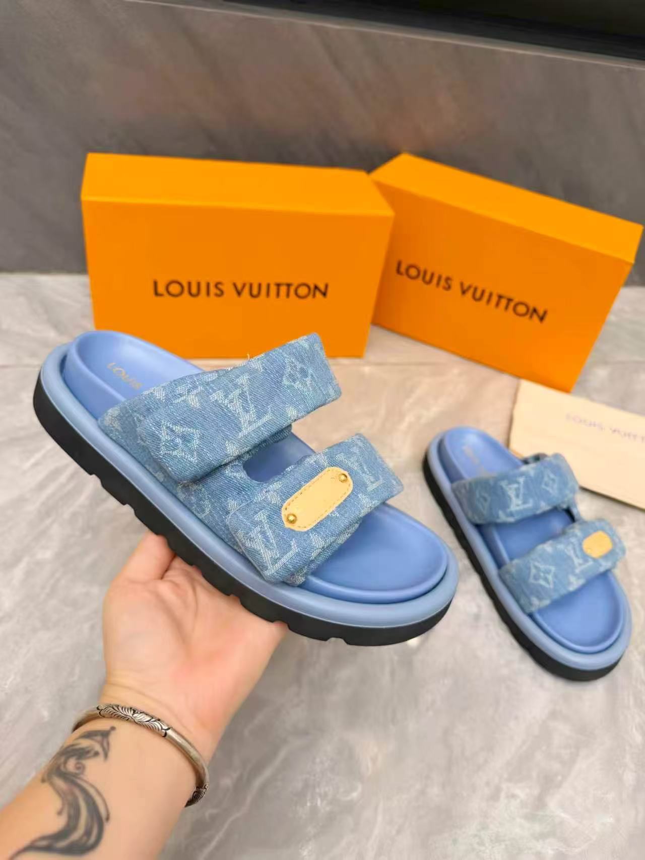 LV Slippers Women(AAA)-032