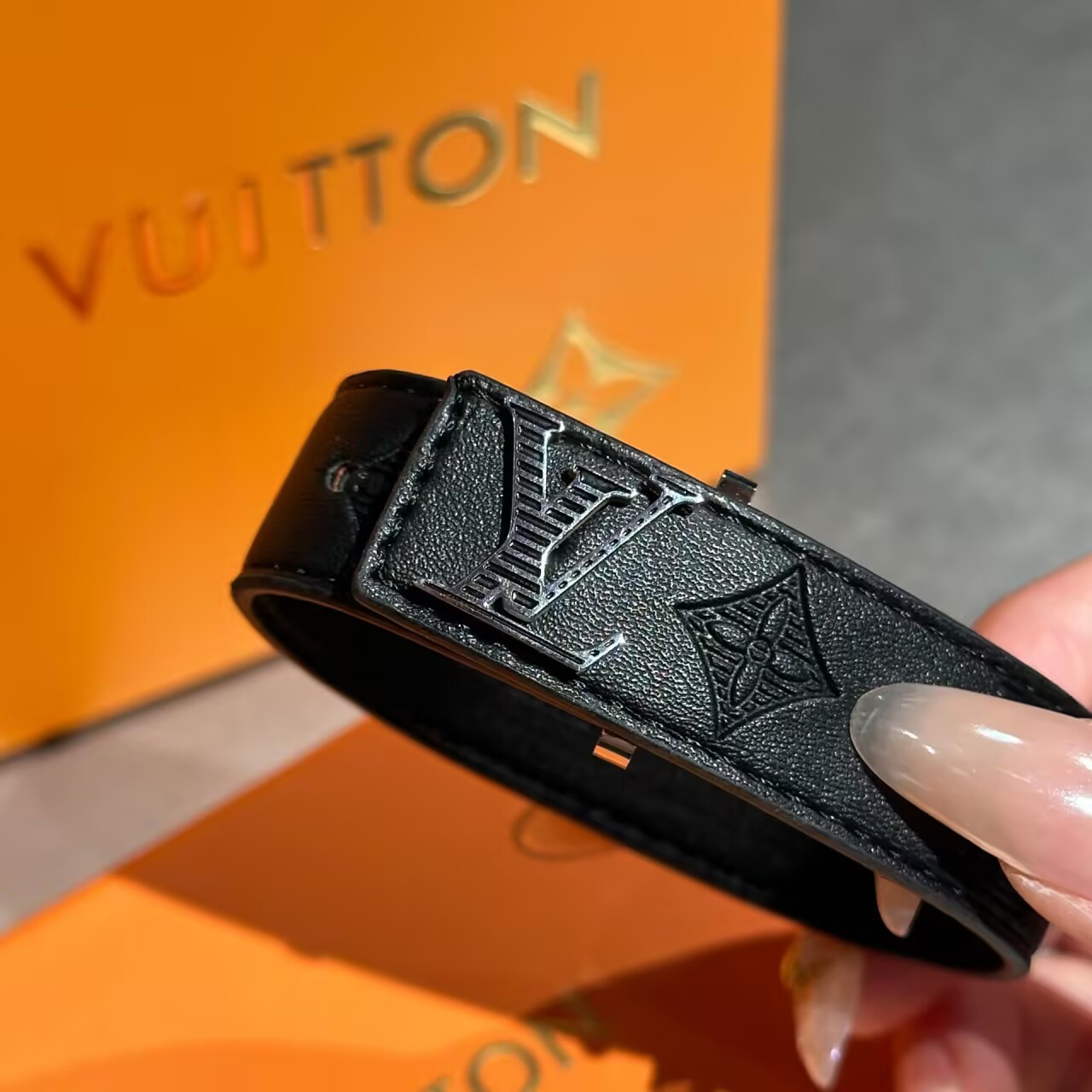 LV Bracelet-010