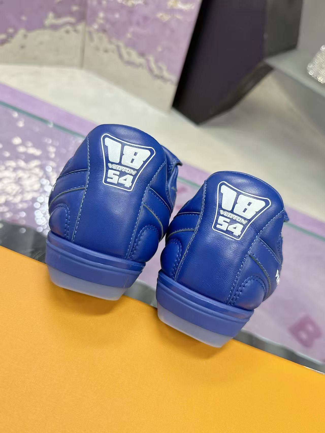 LV Shoes(AAA)-1241