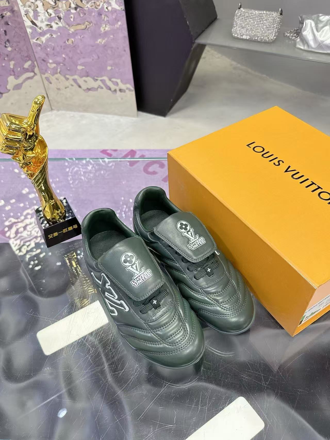 LV Shoes(AAA)-1240