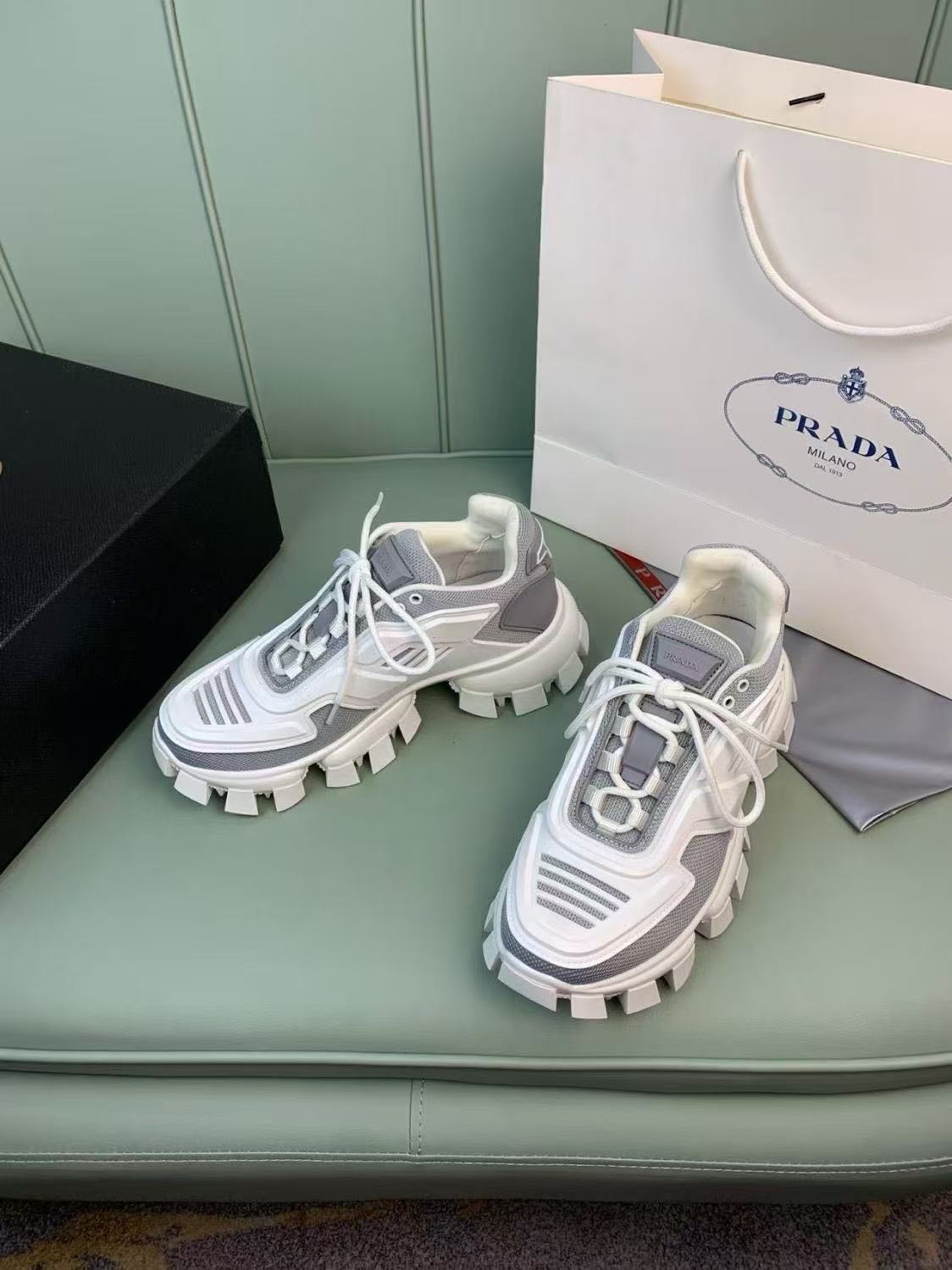 Prada Shoes(AAA)-084
