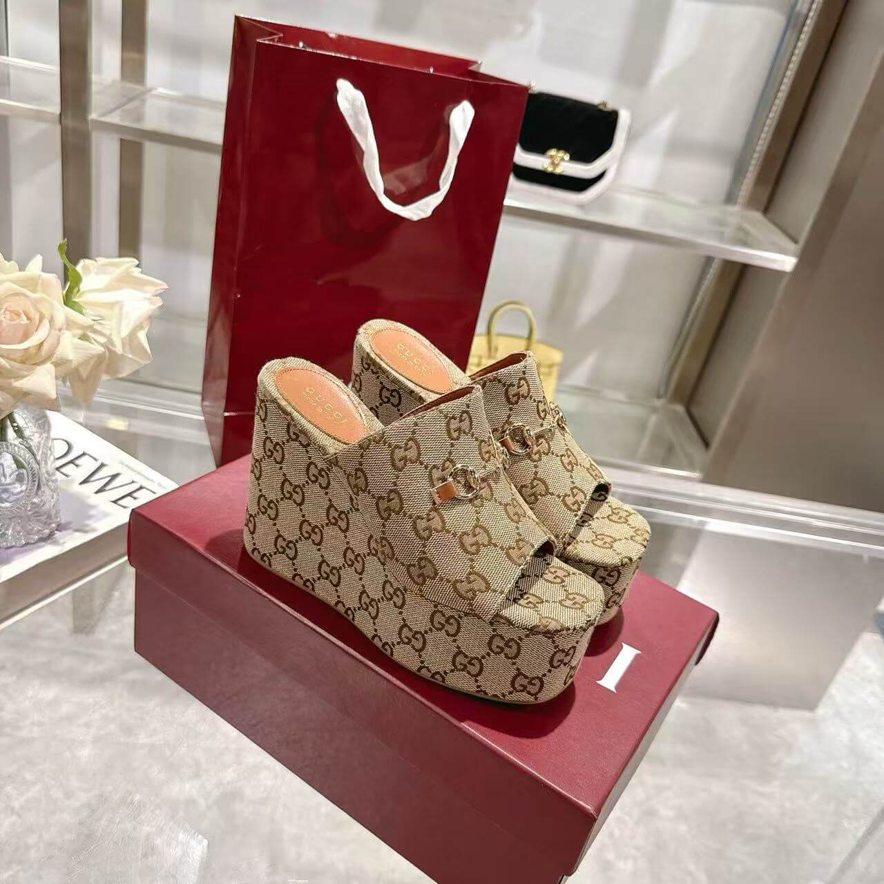 Gucci Slippers Women(AAA)-188