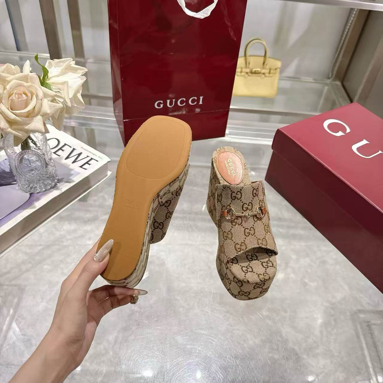 Gucci Slippers Women(AAA)-188