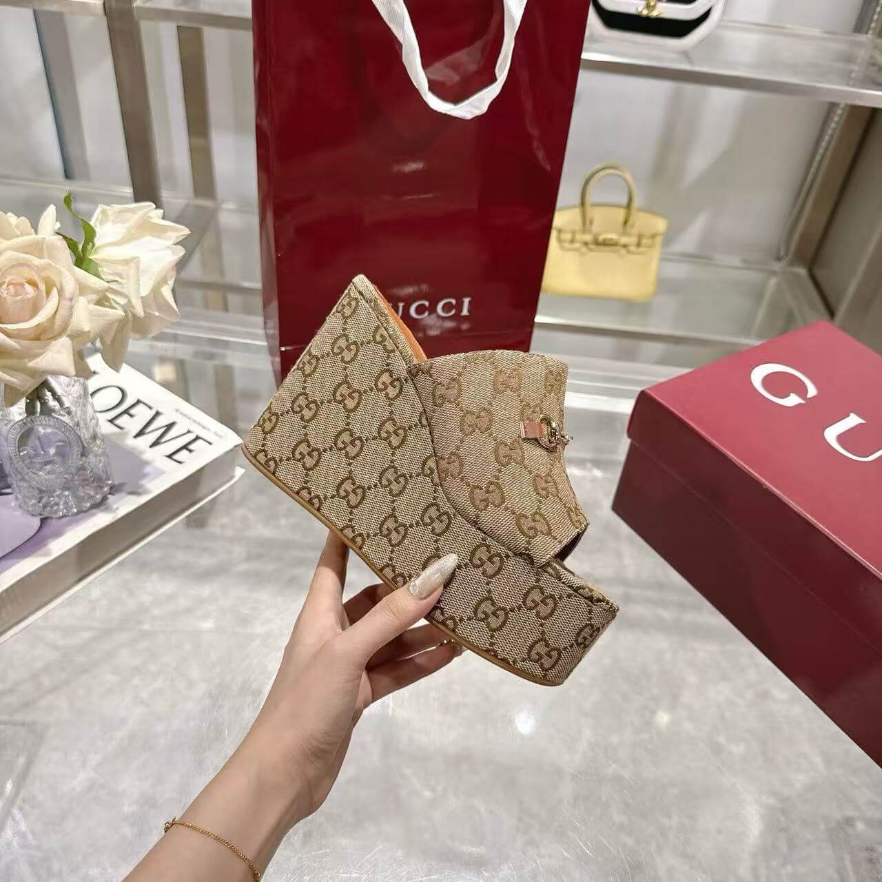 Gucci Slippers Women(AAA)-188