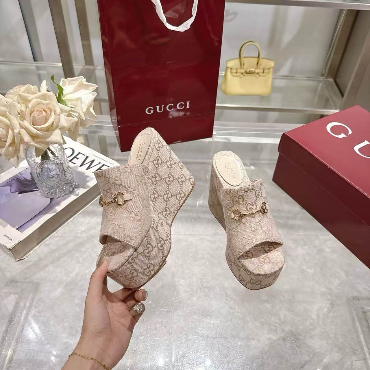 Gucci Slippers Women(AAA)-190