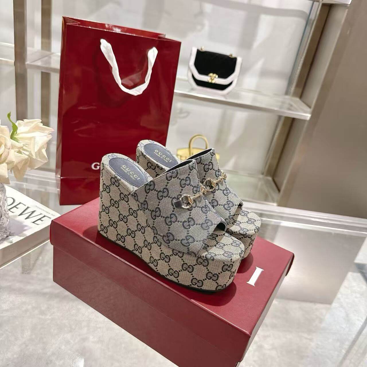 Gucci Slippers Women(AAA)-193
