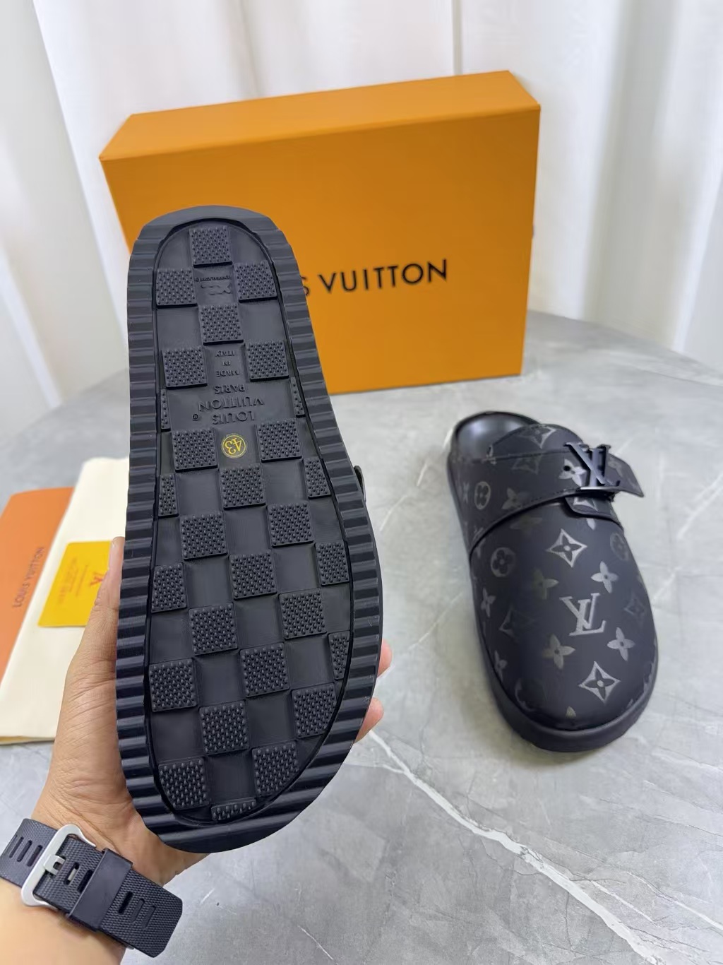 LV Slippers(AAA)-094