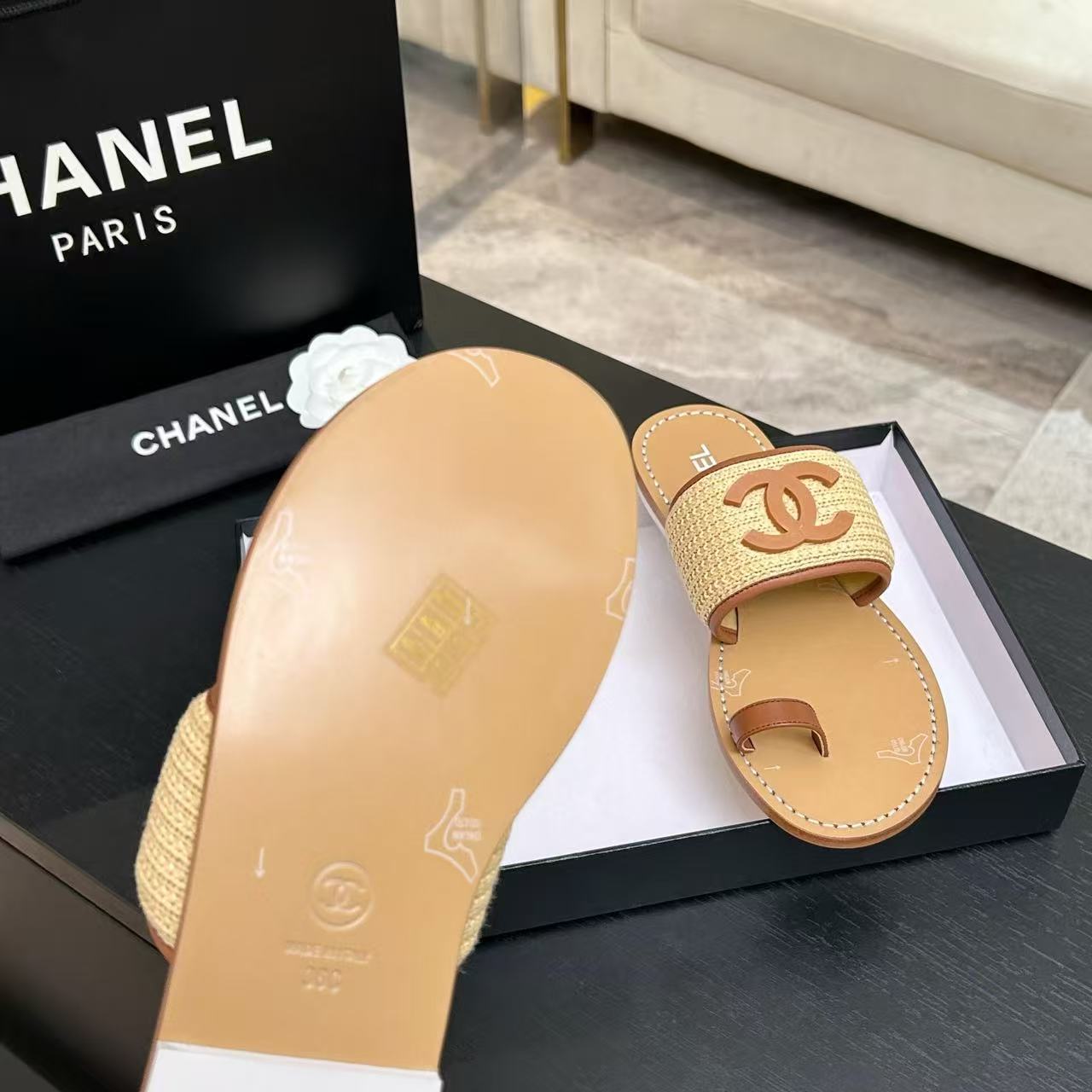 Chanel Slippers Women(AAA)-071