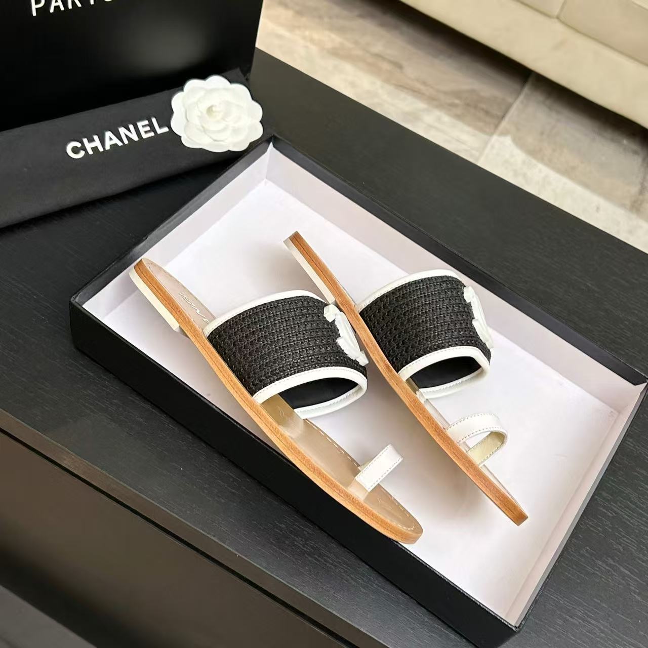 Chanel Slippers Women(AAA)-070
