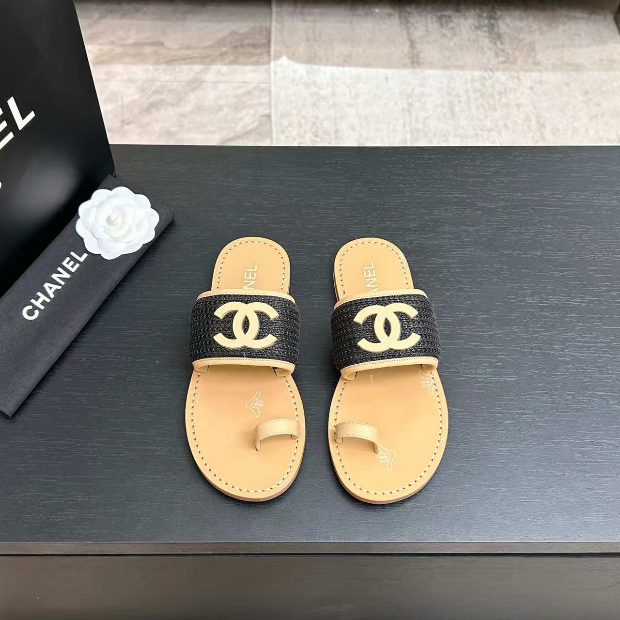 Chanel Slippers Women(AAA)-072
