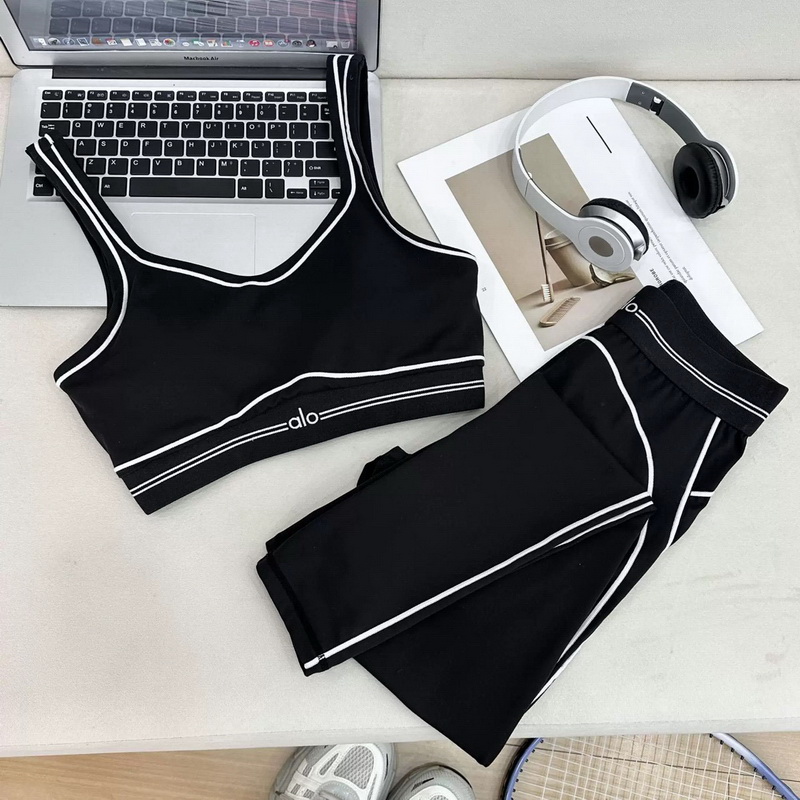 Alo Yoga Suits-001