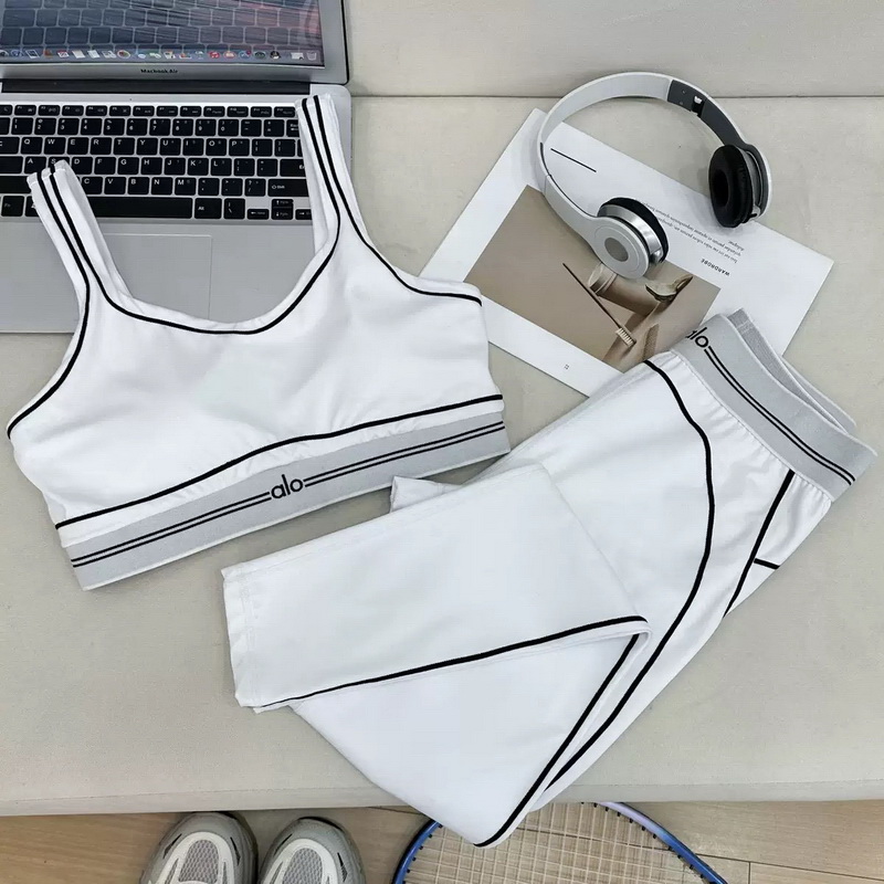 Alo Yoga Suits-002