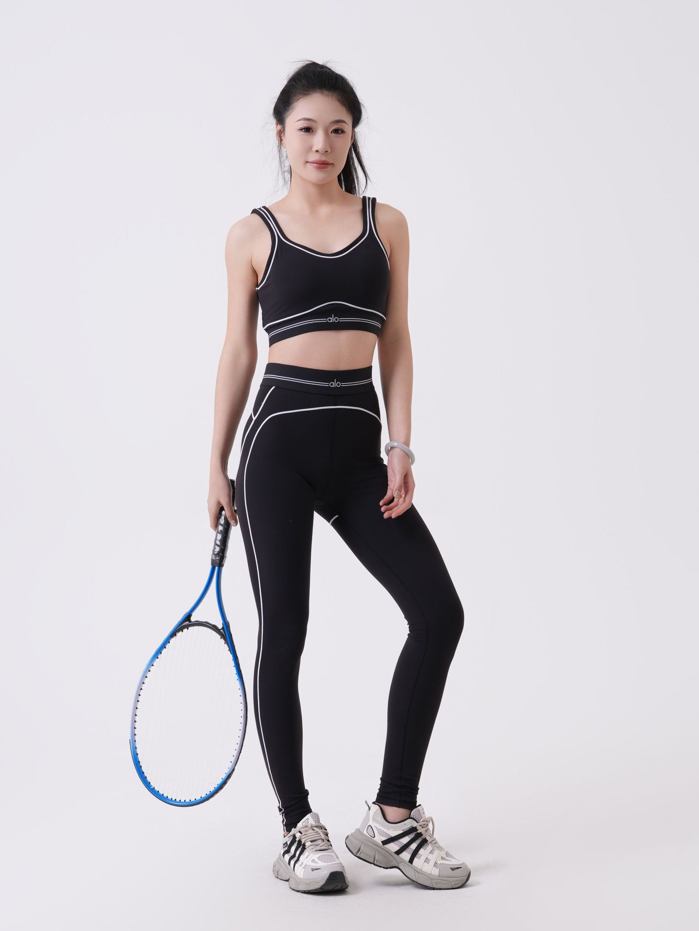 Alo Yoga Suits-001