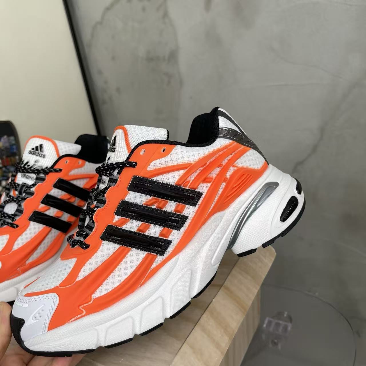 Pharrell Williams x adidas Adistar Jellyfish-001
