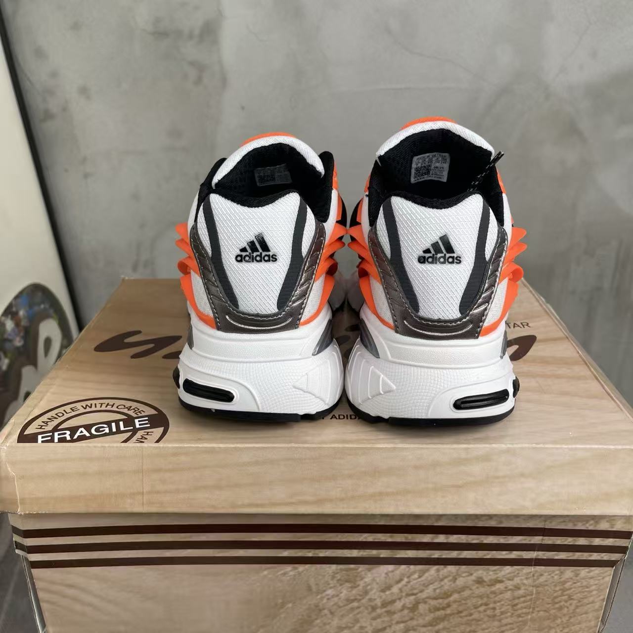 Pharrell Williams x adidas Adistar Jellyfish-001