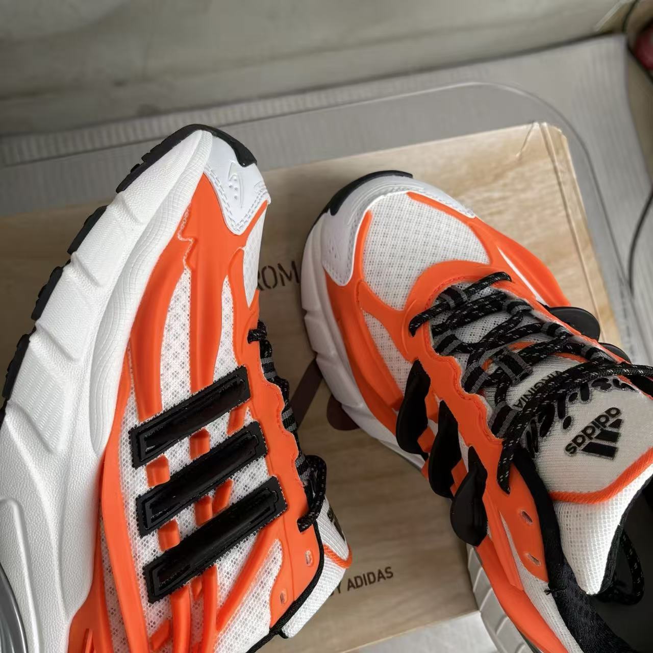 Pharrell Williams x adidas Adistar Jellyfish-001