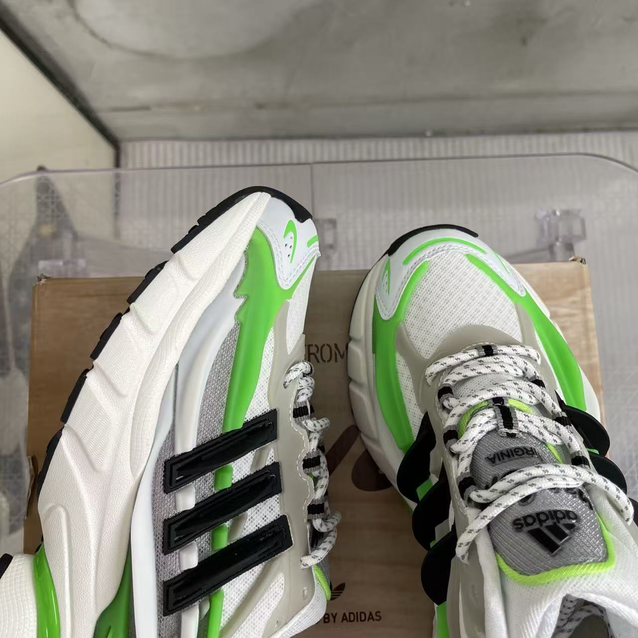 Pharrell Williams x adidas Adistar Jellyfish-002