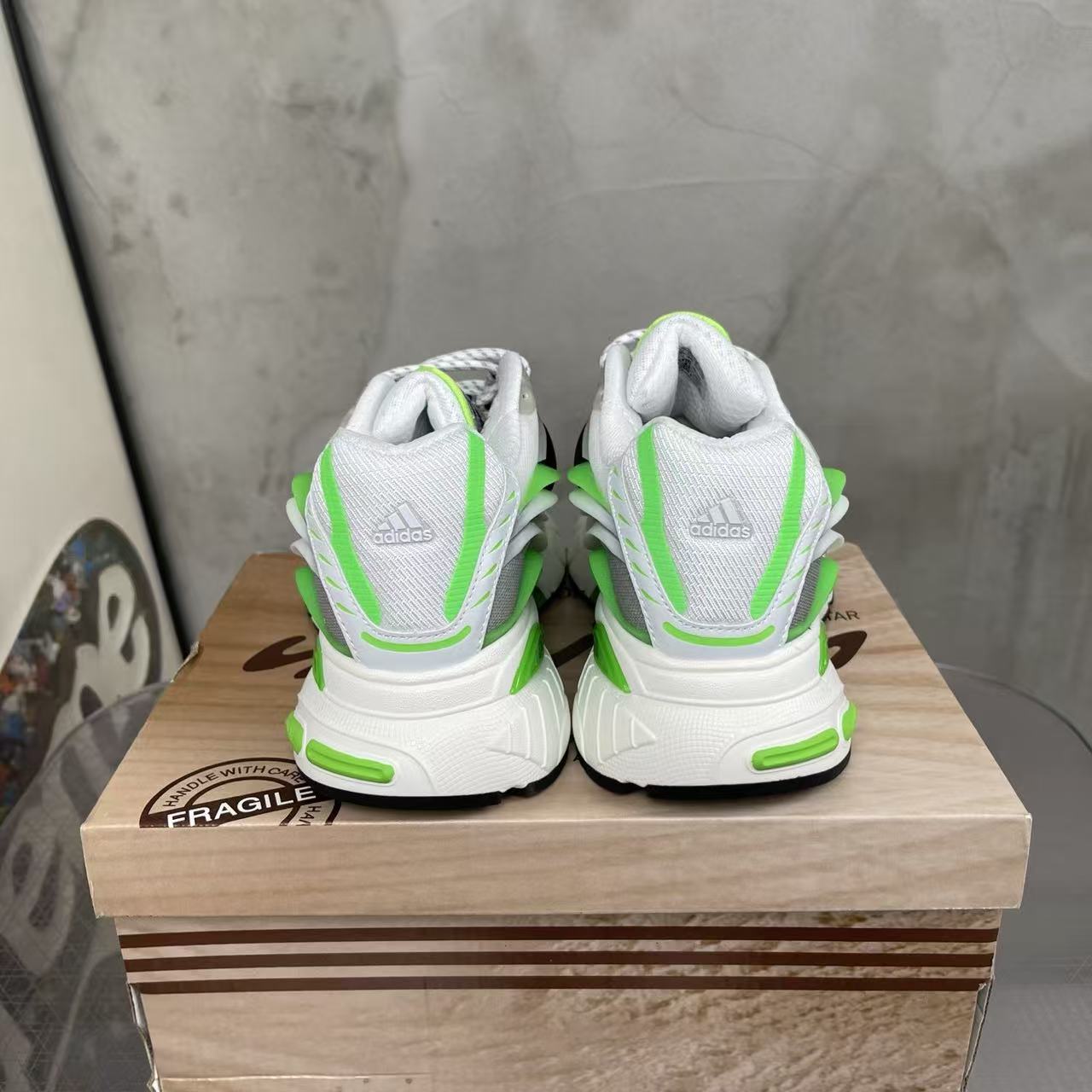 Pharrell Williams x adidas Adistar Jellyfish-002